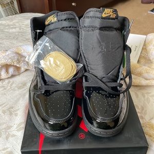 JORDAN 1s USED 8/10 condition